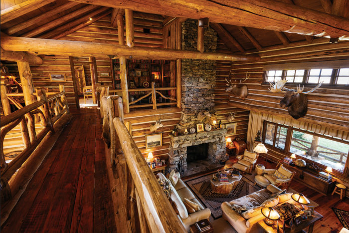 Friendship and Tradition Mingle in a Log-home Classic